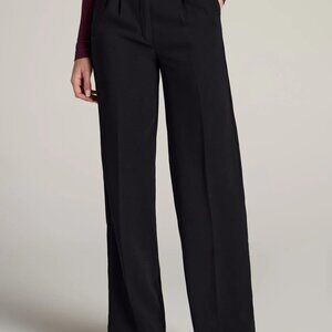 Pleated wide-leg trousers in black, size small